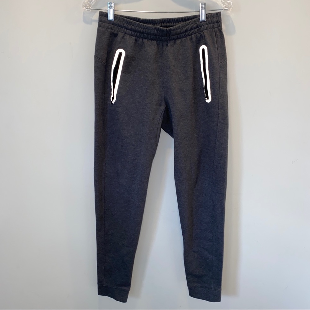 Grey joggers / sweats